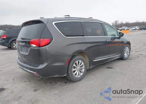 2019 Chrysler Pacifica Touring L z USA, uszkodzony, nr VIN 2C4RC1BGXKR625786
